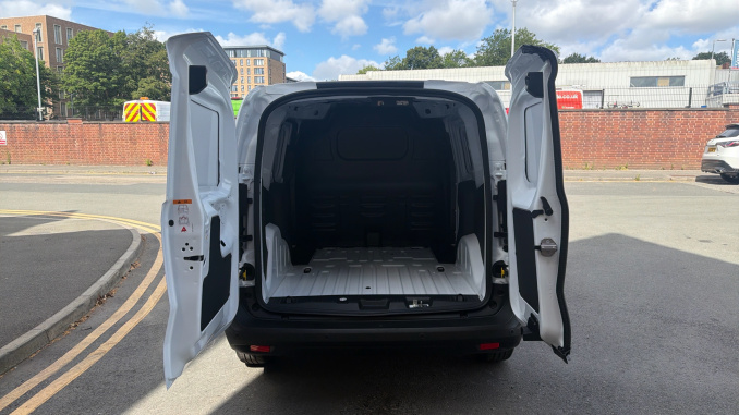 Ford Transit Courier Diesel 1.5 EcoBlue Trend Van - Image 3